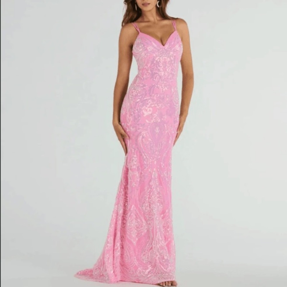 Elegant Pink Sequin Evening Gown